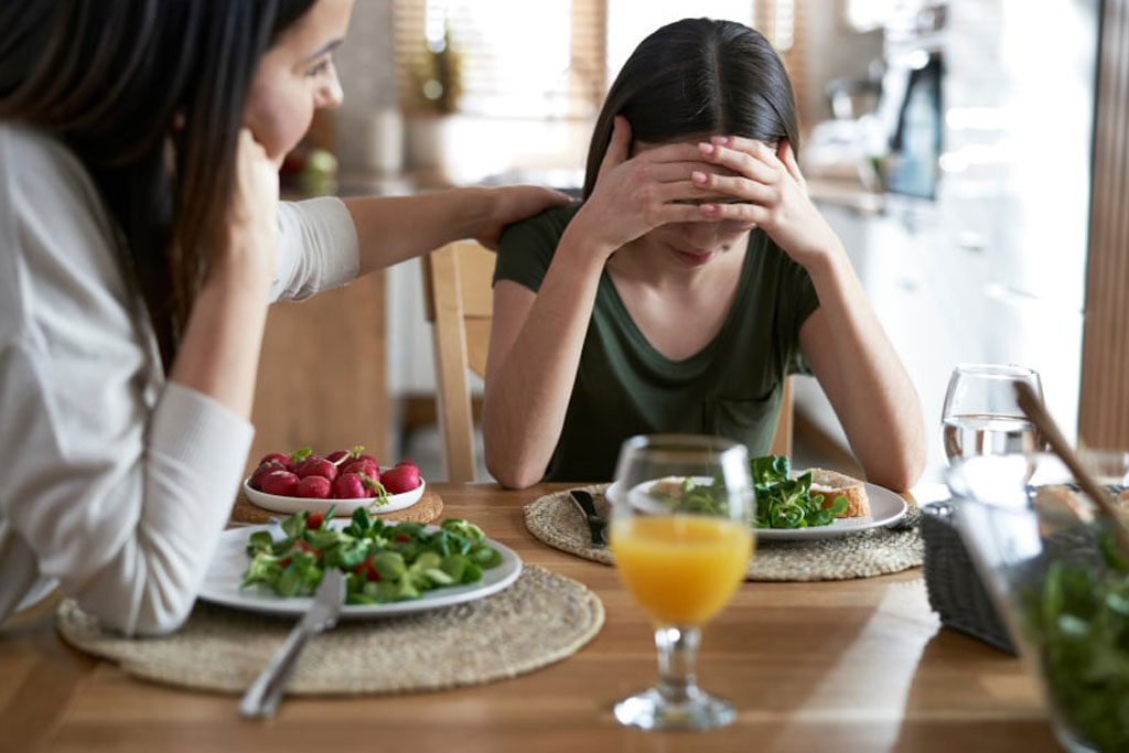 EATING DISORDER IN ADOLESCENTS